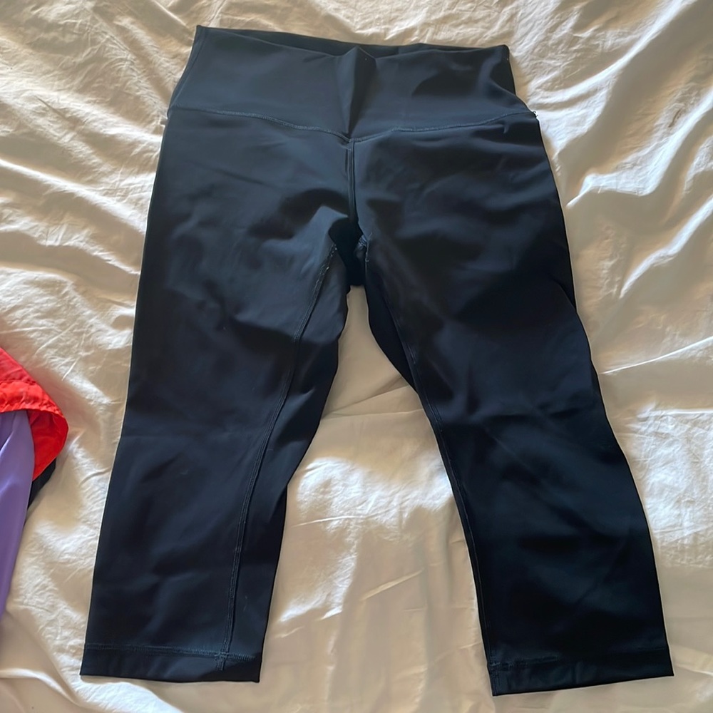 Lululemon wunder under crops